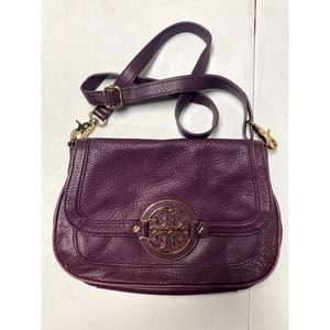 TORY BURCH Amanda Small Flap Crossbody Bag Logo Grain Leather Plum Purple